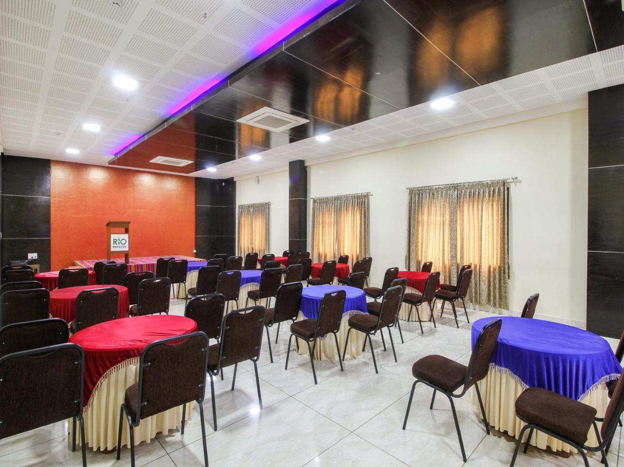 Rio Meridian Hotel Mysore Buitenkant foto