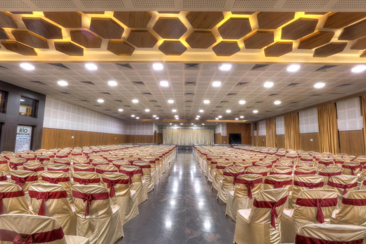 Rio Meridian Hotel Mysore Buitenkant foto